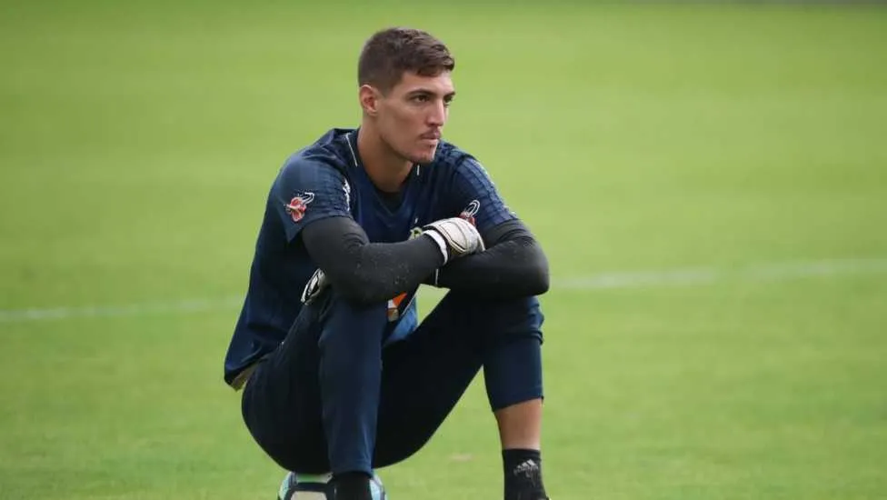 Falha de Thiago volta a deixar torcida do Fla desconfiada