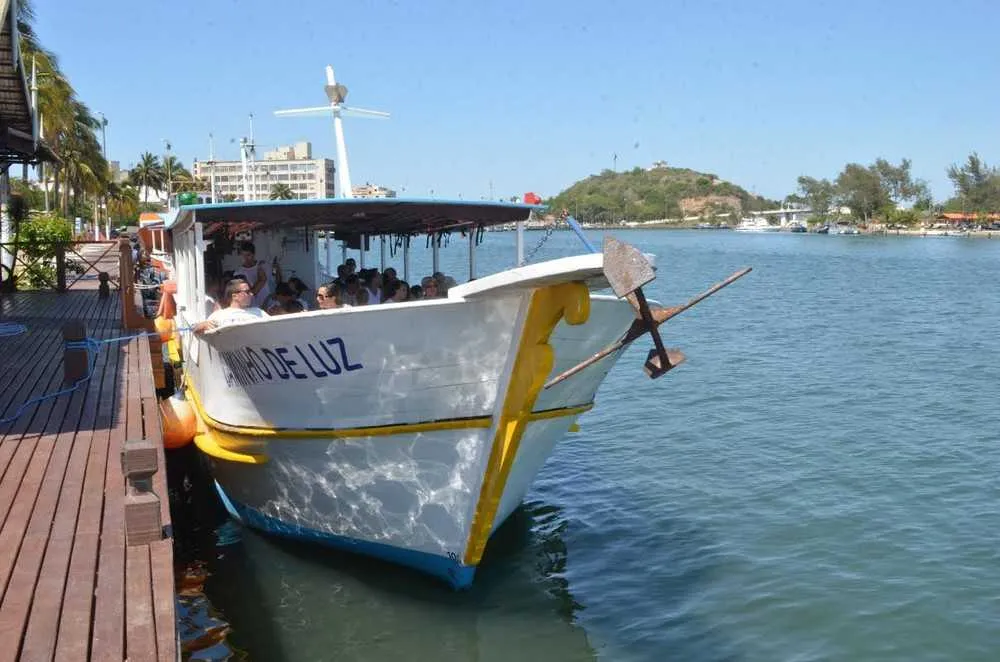 Imagem ilustrativa da imagem Passeios de barco são suspensos na Região dos Lagos