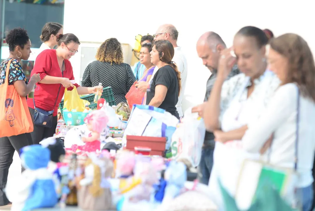 A feira é realizada uma vez por mês, das 10h às 15h
