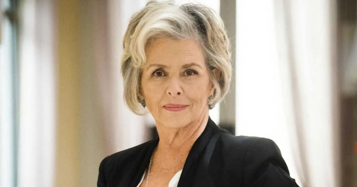 É cada vez mais recorrente mulheres que vêm assumindo os fios brancos, como muitas personagens em novelas.