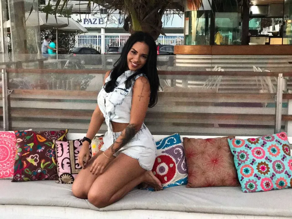 Meses depois do Big Brother 17, Mayara Motti ainda continua em alta. Ela foi a escolhida para estrelar um ensaio para uma campanha de moda na praia, que aconteceu essa semana na Praia da Barra, no Rio de Janeiro. Mayara está escalada para o elenco de “Lampião, o filme” e vai contracenar com Antônio Fagundes e Emanuelle Araújo. O longa-metragem, que tem direção de Bruno Azevedo, tem previsão de ser rodado ainda este ano.