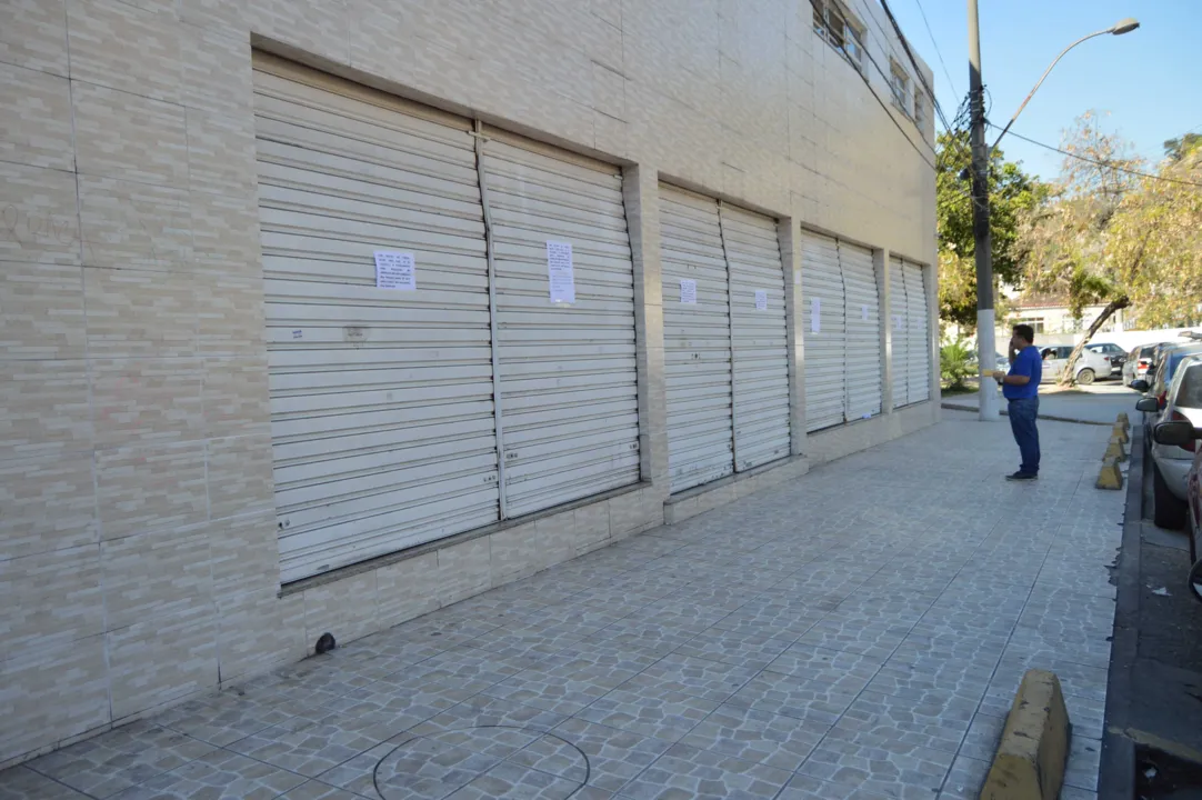 A direção deixou um comunicado na porta do sindicato, na Travessa Cadete Xavier Leal