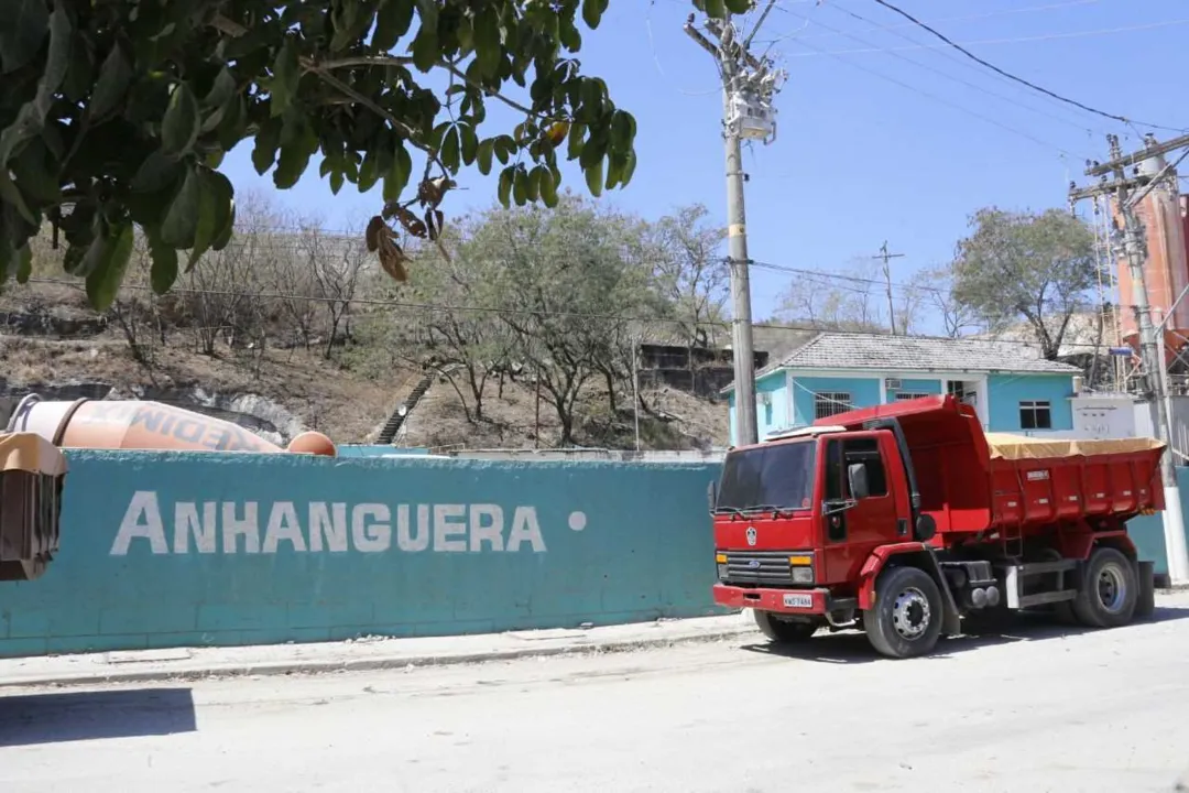 Bandidos procuravam por dinamites e dinheiro