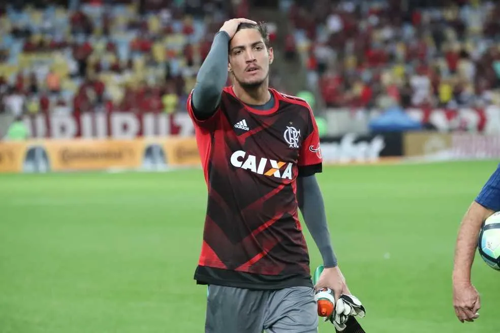 Departamento médico do Flamengo não descarta cirurgia em processo de recuperação