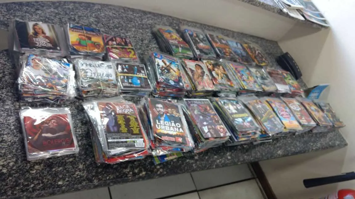 Agentes apreenderam mais de 1,1 mil CDs e DVDs piratas