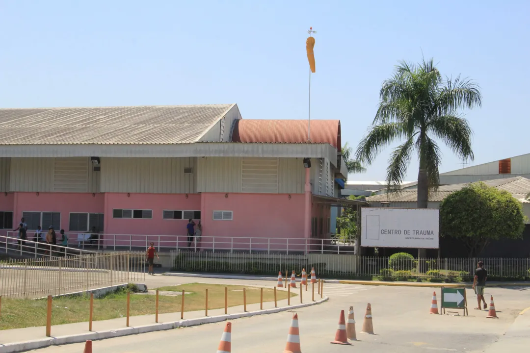  Os dois foram socorridos e encaminhados para o Hospital Estadual Aberto Torres (Heat)