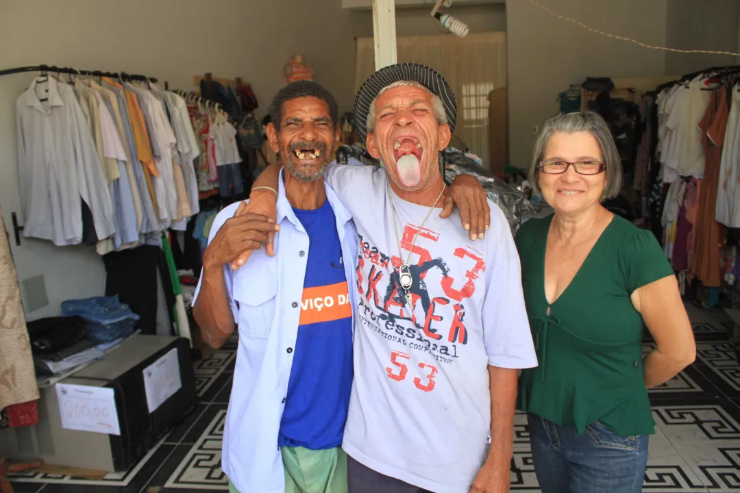 Os dois ganharam presentes do Bazar Maria Salu ontem