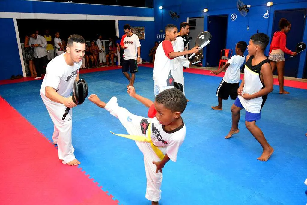 Aulas acontecem, duas vezes por semana durante uma hora, na academia Diego Taekwondo Team