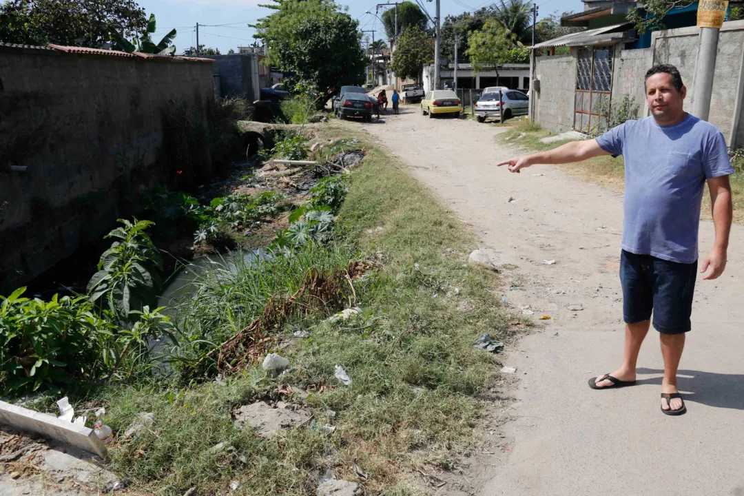 Rua não recebeu obras de infraestrutura e pavimentação