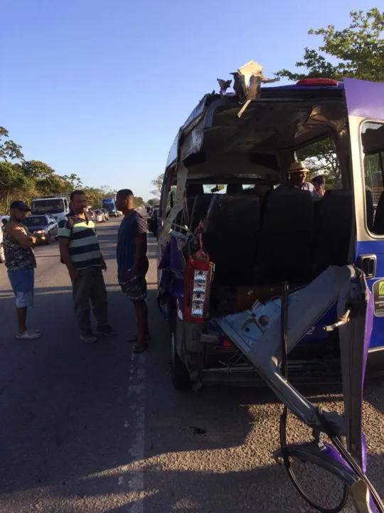 O acidente aconteceu no quilômetro 129 da rodovia RJ-106