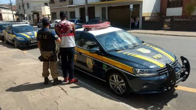 Torcedor do Flamengo é preso PRF com mandado de prisão 