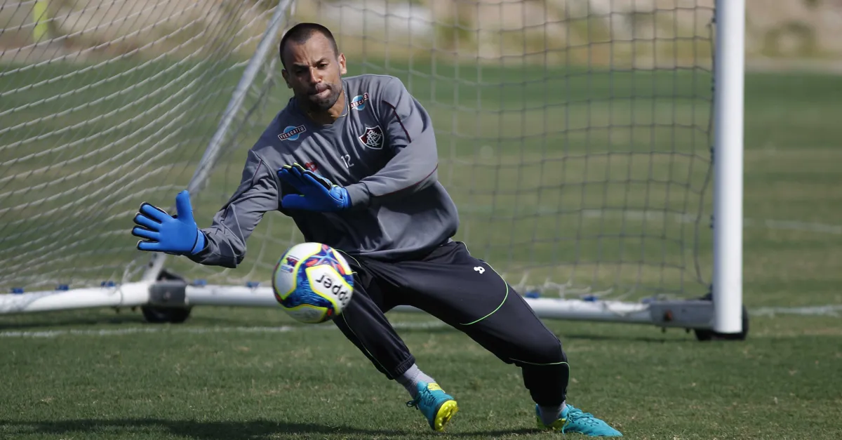 Contratado em 2011, Diego Cavalieri, 34 anos, quase sempre foi titular na meta tricolorTreino do Fluminense no CT Pedro Antonio, na Barra da Tijuca.
FOTO NELSON PEREZ/FLUMINENSE F.C.

IMPORTANTE: Imagem destinada a uso institucional e divulgação, seu uso comercial está vetado incondicionalmente por seu autor e o Fluminense Football Club.

IMPORTANT: image intended for institutional use and distribution. Commercial use is prohibited unconditionally by its author and Fluminense Football Club