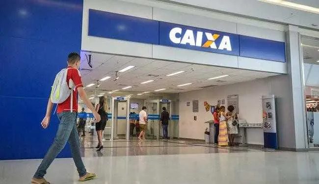 A Caixa Econômica é responsável pelo pagamento do PIS, que vai pagar nesse momento 6,4 trabalhadores da iniciativa privada