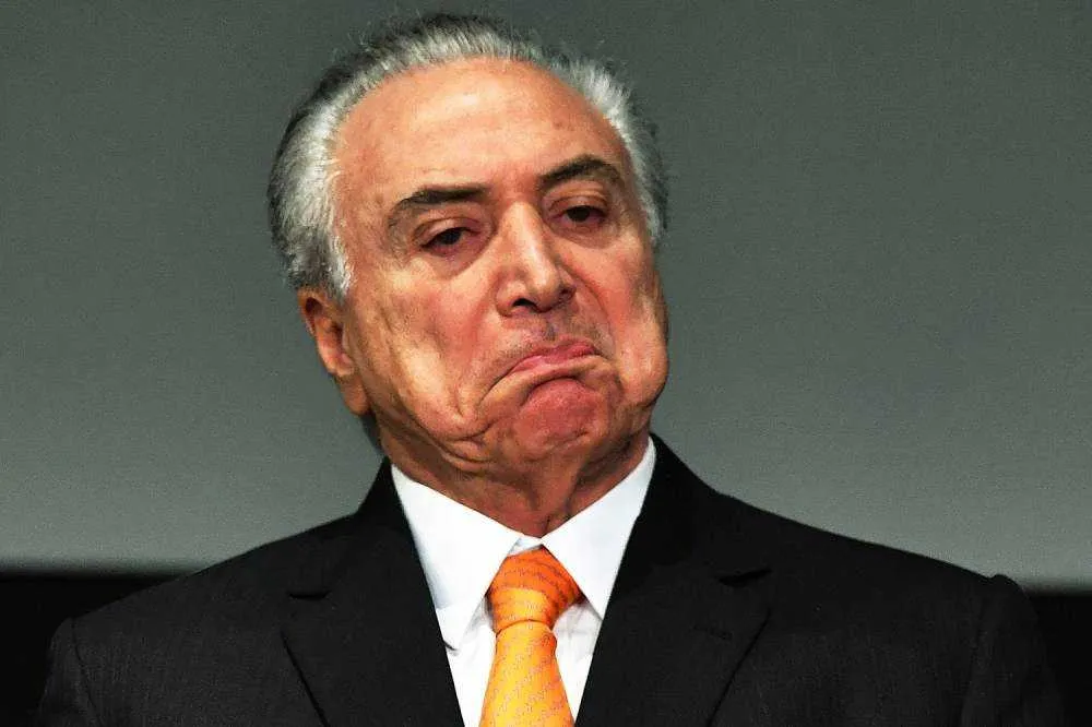 Cada um dos três denunciados deve se defender separadamente