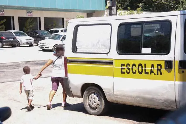 Bandidos fizeram uma pausa para deixar uma criança no colégio