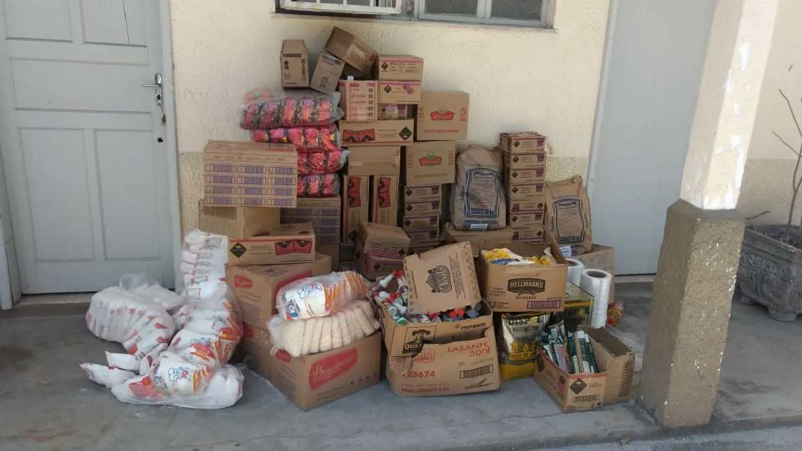 O material foi localizado na Rua Mendes Santos, no alto da comunidade