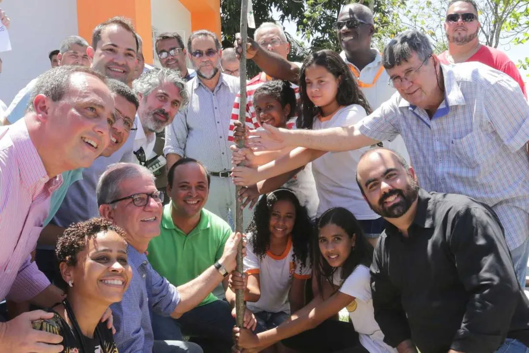 O prefeito Rodrigo Neves inaugurou o Parque das Águas