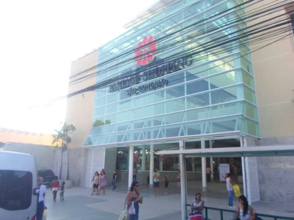 No São Gonçalo Shopping e no Partage, as lojas abrirão das 15h às 21h