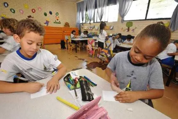 Relatório da Fundação Abrinq mostra que o principal desafio está na educação infantil