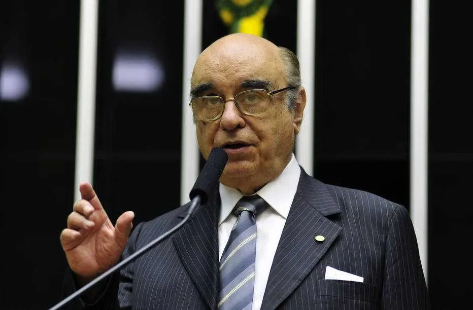 Deputado Bonifácio de Andrada (PSDB-MG) irá apresentar seu relatório nesta terça-feira 