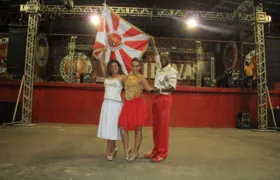 Na arte da dança, casal deu ‘um show’ na avenida