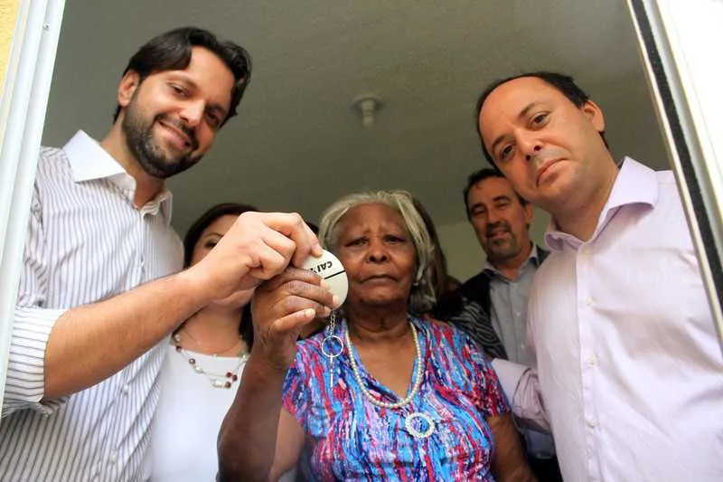 Ao todo, 220 famílias receberam as chaves dos apartamentos no residencial Bento Pestana I