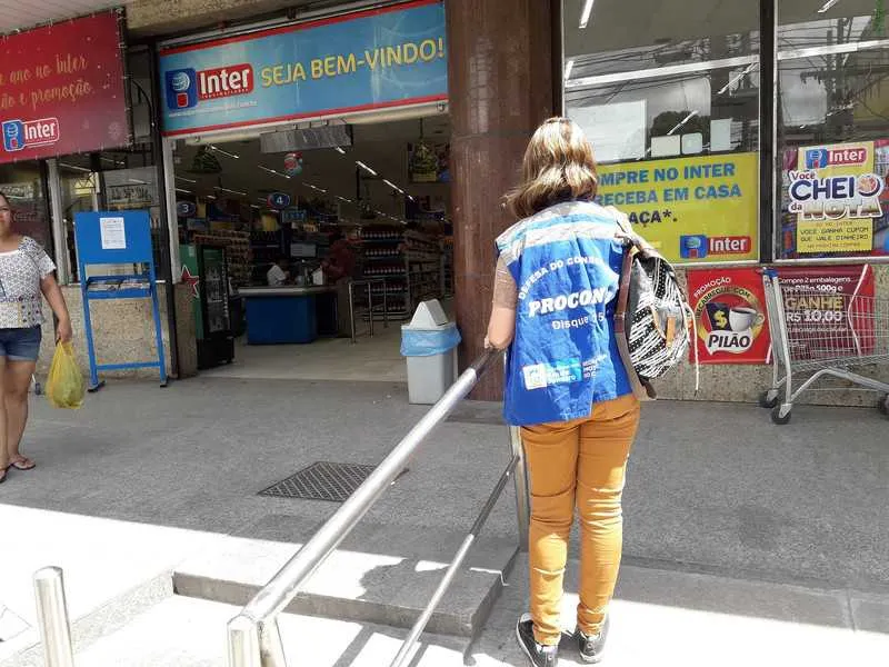 Linguiça, bacalhau e carne seca foram alguns dos produtos recolhidos
