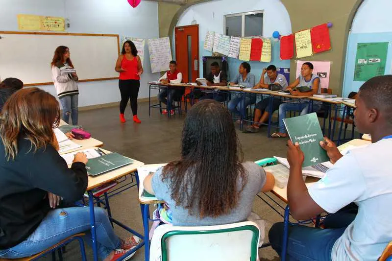 Aulas de Empreendedorismo ensinam a montar um negócio, organizar despesas e ajudar a família