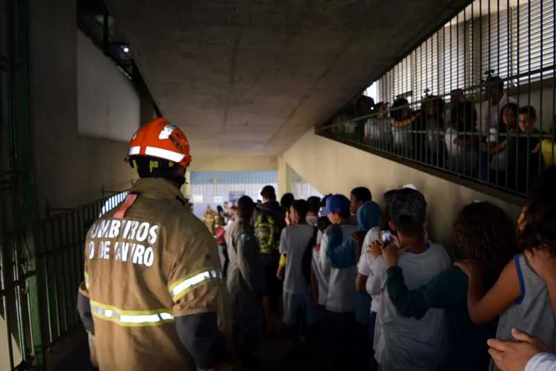 Mais de 600 pessoas participaram da simulação no Ciep 146