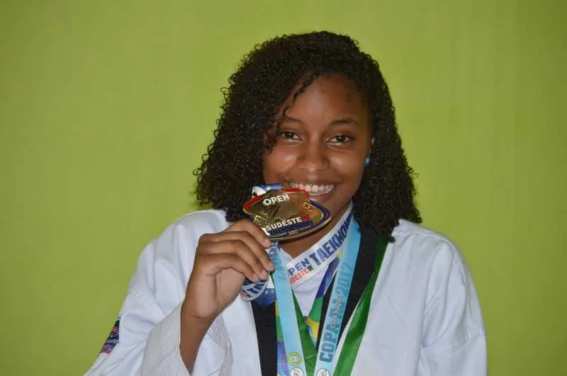 >> Moradora de Marambaia, em São Gonçalo, a estudante Ana Luísa é uma das revelações do projeto e conquistou medalha de prata na Copa do Brasil em Brasília