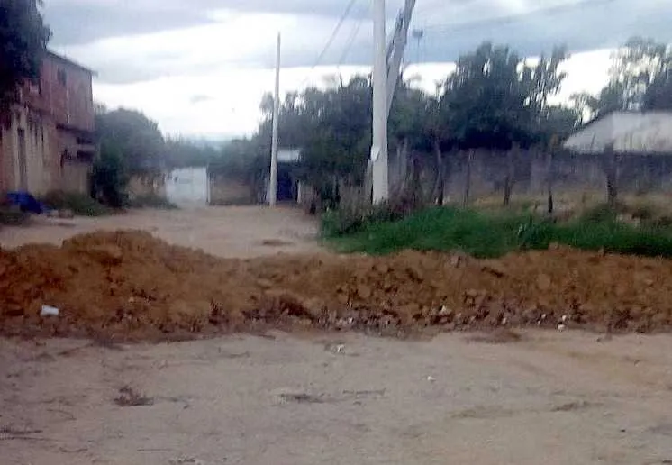 >> Traficantes cobram taxa para comprar materiais para barricadas