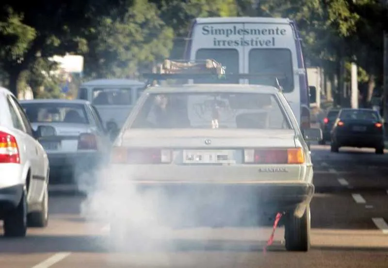  O controle de emissão de gases poluentes e a redução de ruídos também entram na operação