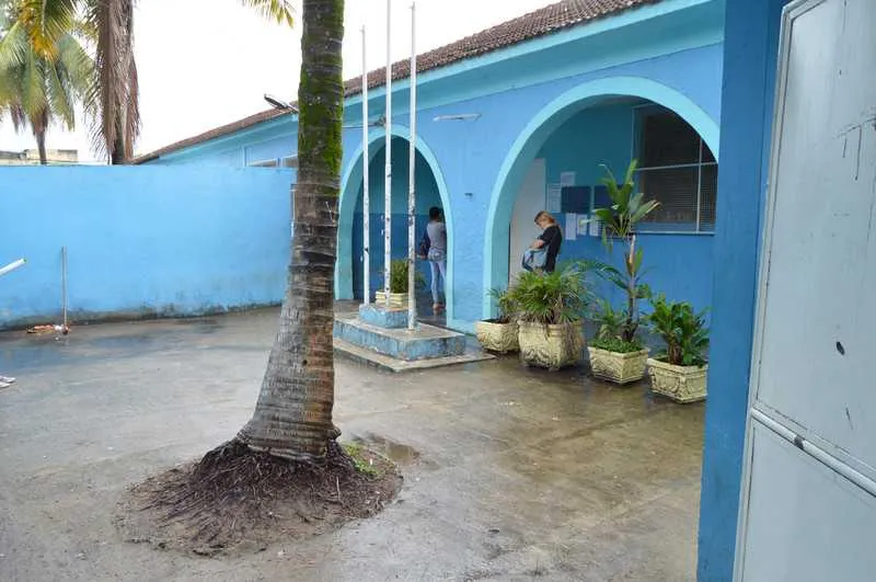 Escola onde estudam algumas das vítimas voltou a funcionar ontem