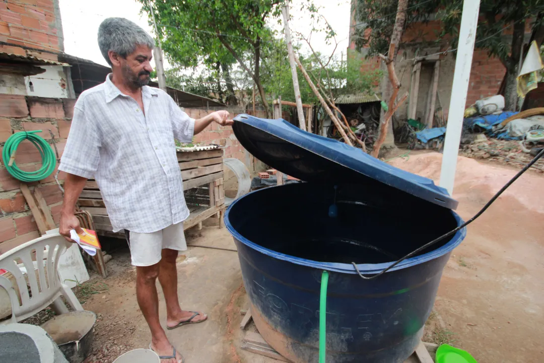 >> Água que enche as caixas de água vem de poços artesianos