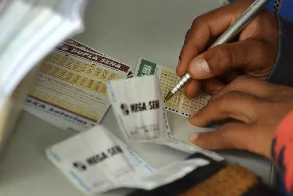 Apostas podem ser feitas até às 19h (horário de Brasília) da terça-feira em qualquer lotérica do país. 