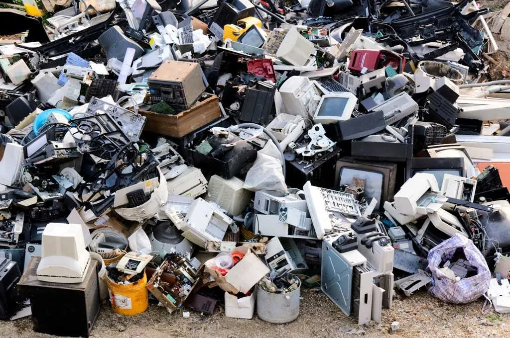 >> Todo tipo de material eletrônico será recolhido na Praça Marechal Floriano Peixoto, no Centro