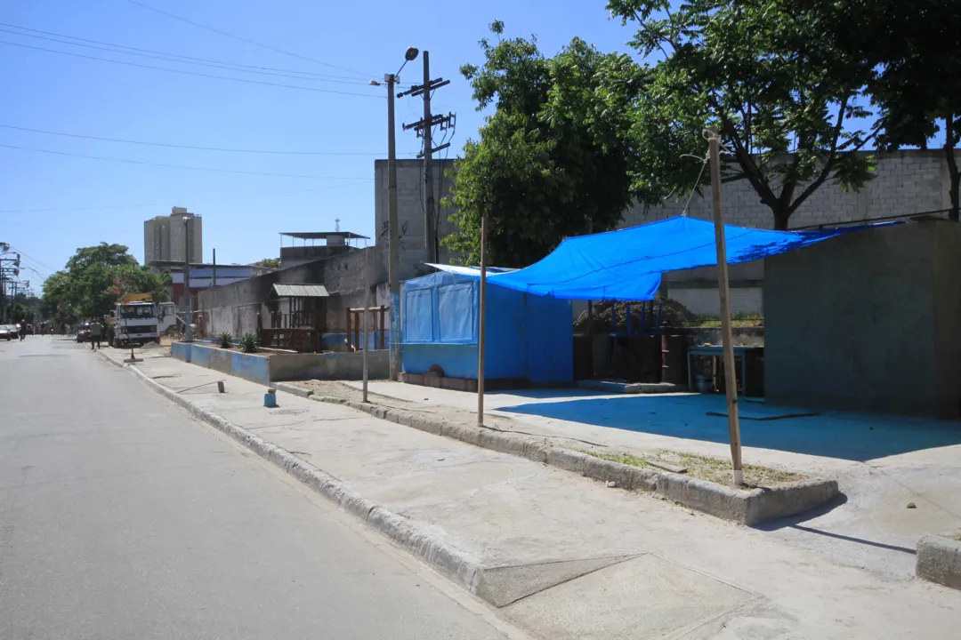 >> Trailer irregular foi instalado desde maio em local público e continua funcionando normalmente