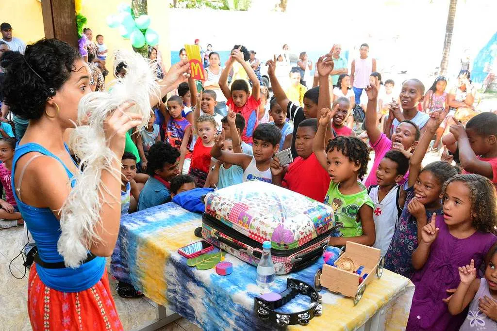 Diversas atrações divertiram as crianças da rede municipal de ensino assistidos pelo Napem