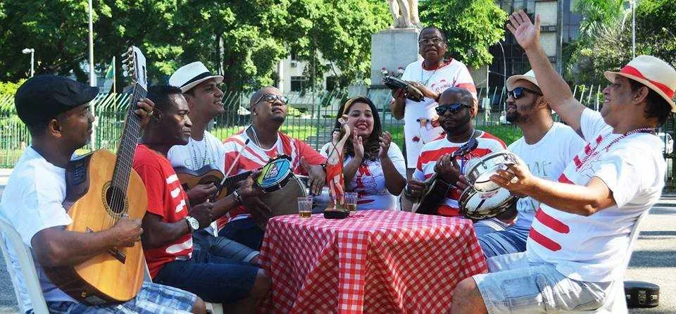 Integrantes do 'Sambastião' são atração da roda da Toca