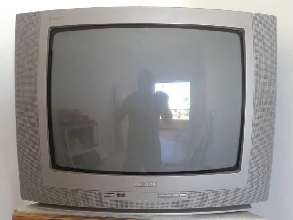 As televisões de tubo não precisam ser trocadas. É só adaptar o conversor para o sinal digital