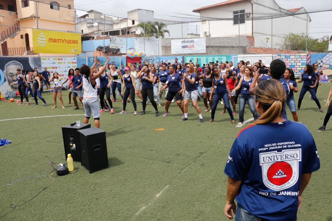 Cerca de 100 alunos participaram do evento para a comunidade