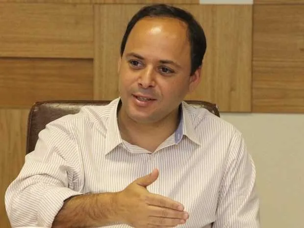 Durante toda a semana, o prefeito Rodrigo Neves vai despachar no gabinete montado especialmente para a ocasião no local 
