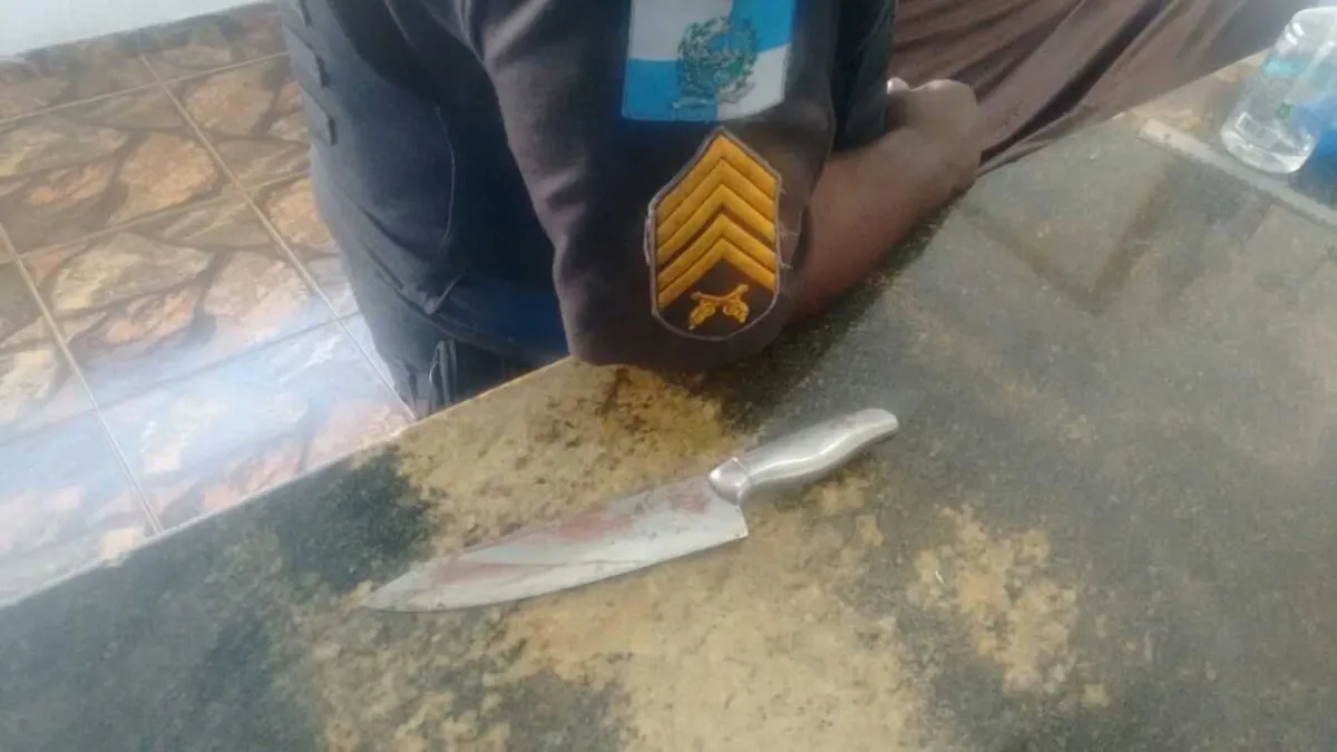 >> Em Casimiro, policiais militares encontraram acusado de homicídio com faca utilizada no crime