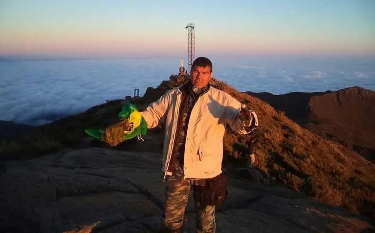 Imagem ilustrativa da imagem Montanhista de Rio das Ostras 'conquista' o Pico da Bandeira