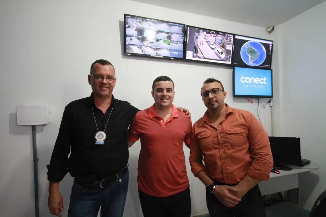 Empresários instalaram 24 câmeras em toda a cidade e outras 20 ainda serão colocadas