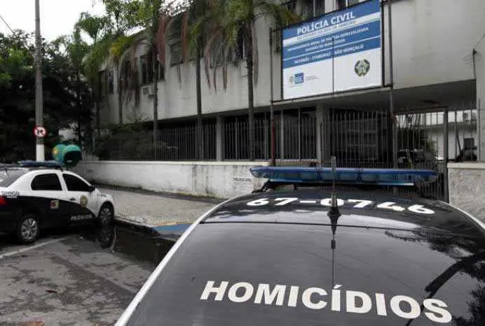 A Divisão de Homicídios de Niterói, Itaboraí e São Gonçalo está investigando a morte do casal
