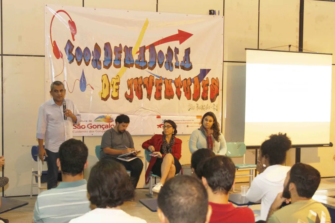 >> Grupo discutirá políticas públicas para jovens da cidade
