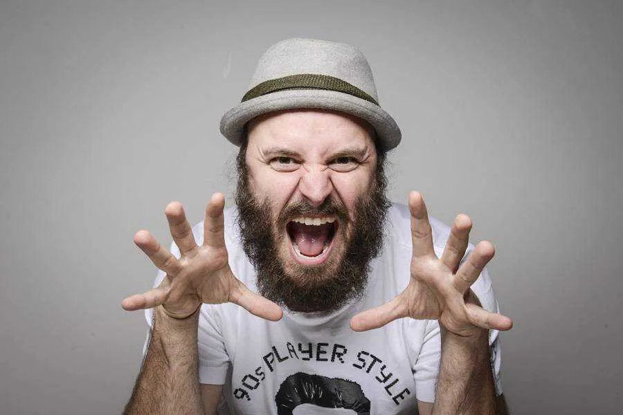 ‘Paulinho Serra em Pedaços’ fica no espaço até o próximo fim de semana, às sextas e sábados, às 21h; domingo, às 20h; com exceção do dia 11, às 21h30
