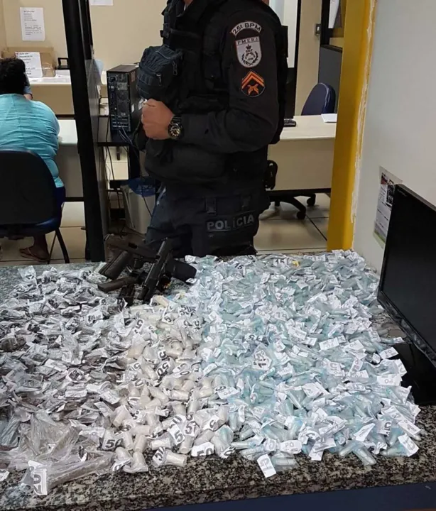 As drogas foram encontradas no Pálio onde os quatro acusados vendiam os entorpecentes