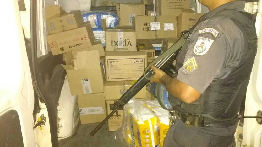 O caso foi registrado na 126ª DP (Cabo Frio) e carga foi devolvida à vítima.